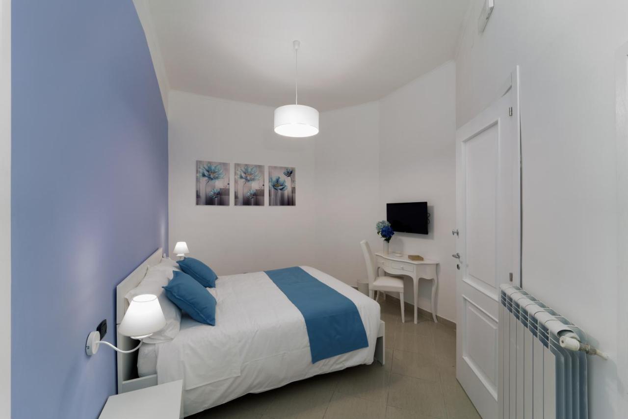Suite & Luxury Rooms Palazzo Diomede Carafa Naples Extérieur photo